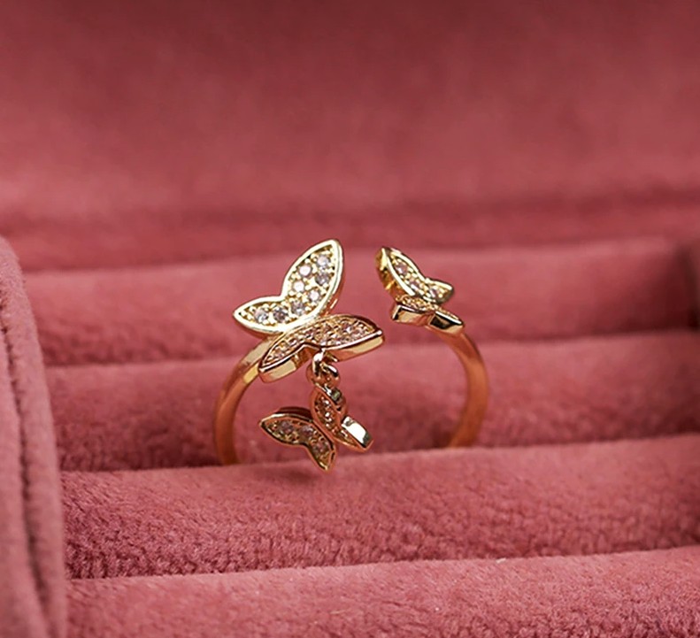 Flower Design Gold Ring - JD SOLITAIRE